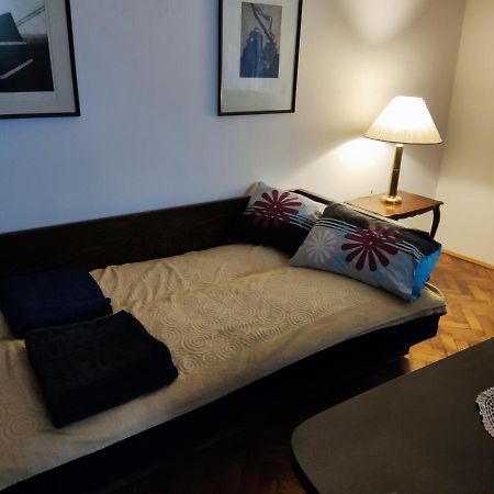 Vintage Apartment In The Center Of Novi Sad Exteriör bild
